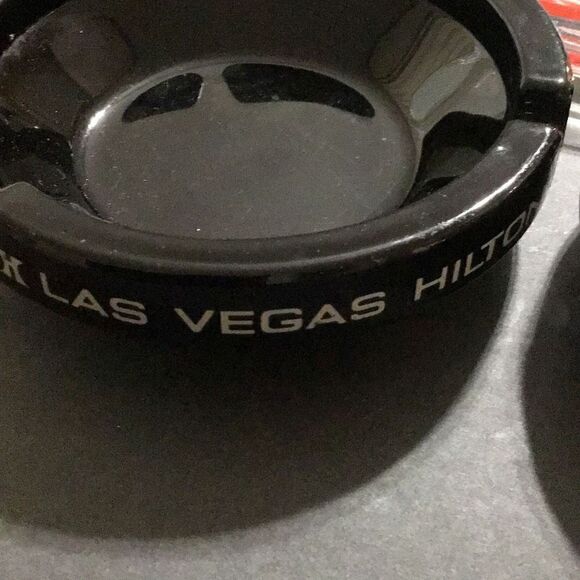 Three vintage trinket bowls, two from Las Vegas Hilton - Picture 2 of 4
